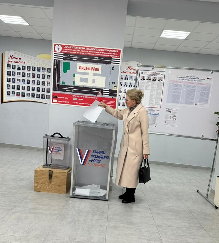 Сотрудники Госжилинспекции РД принимают активное участие в выборах Президента России