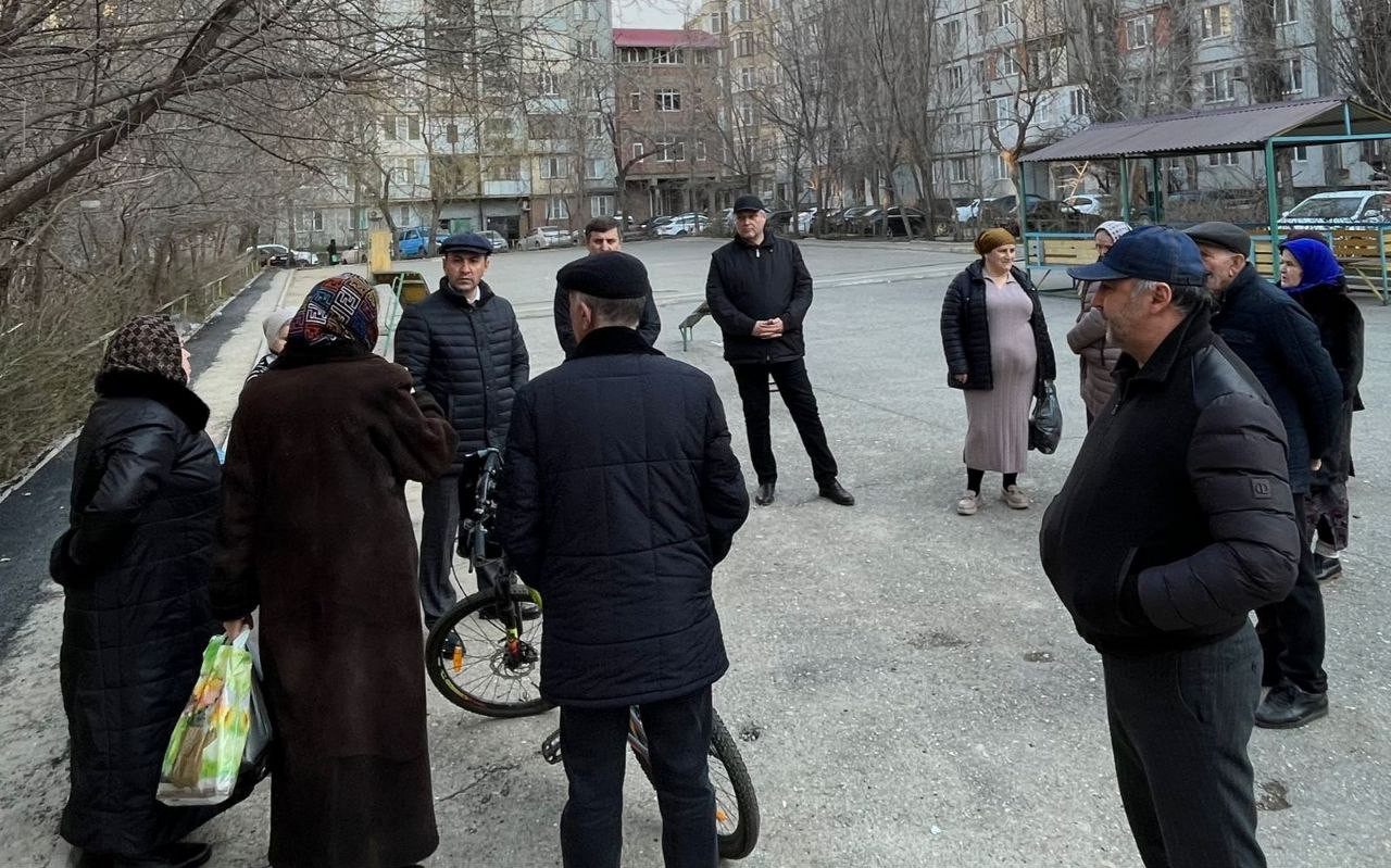 Госжилинспекция РД приняла участие во встрече с жильцами по ул. Абубакарова