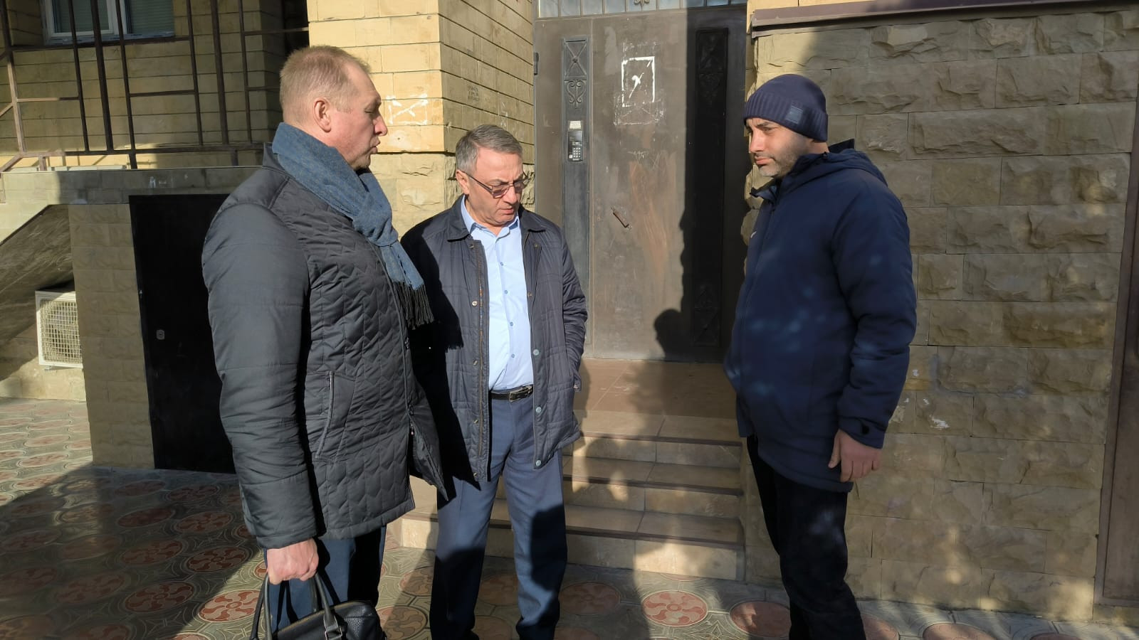 Сергей Касьянов провел встречу с жильцами ряда МКД Каспийска
