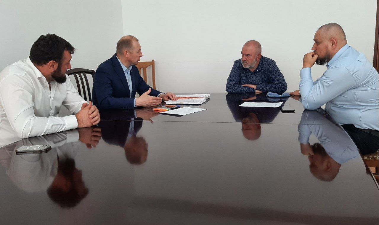 Главный жилищный инспектор РД провел совещание с представителем  ООО "УК- ШАМИЛЬКАЛА Сервис"