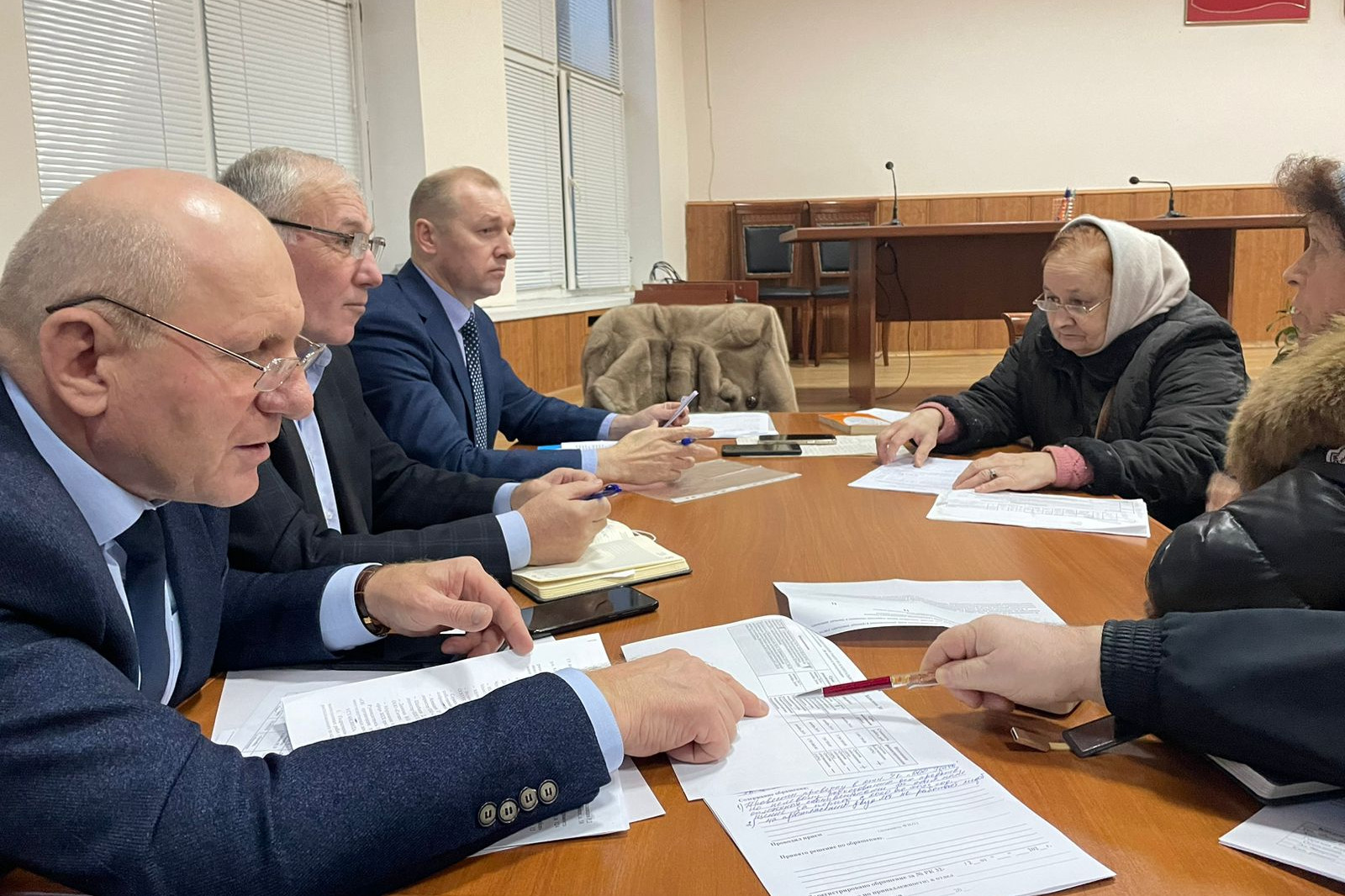 Жалобы и обращения каспийчан приняты Инспекцией на контроль