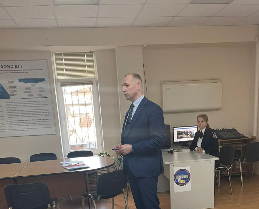В «Точке кипения» состоялась встреча по вопросам ЖКХ   с преподавательским составом Дагестанского государственного университета