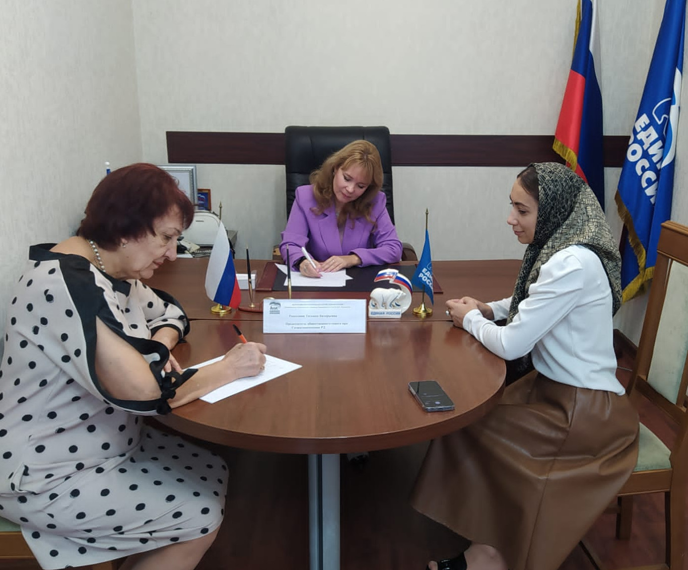 Председатель Общественного совета при Госжилинспекции РД выслушала обращения граждан по вопросам ЖКХ