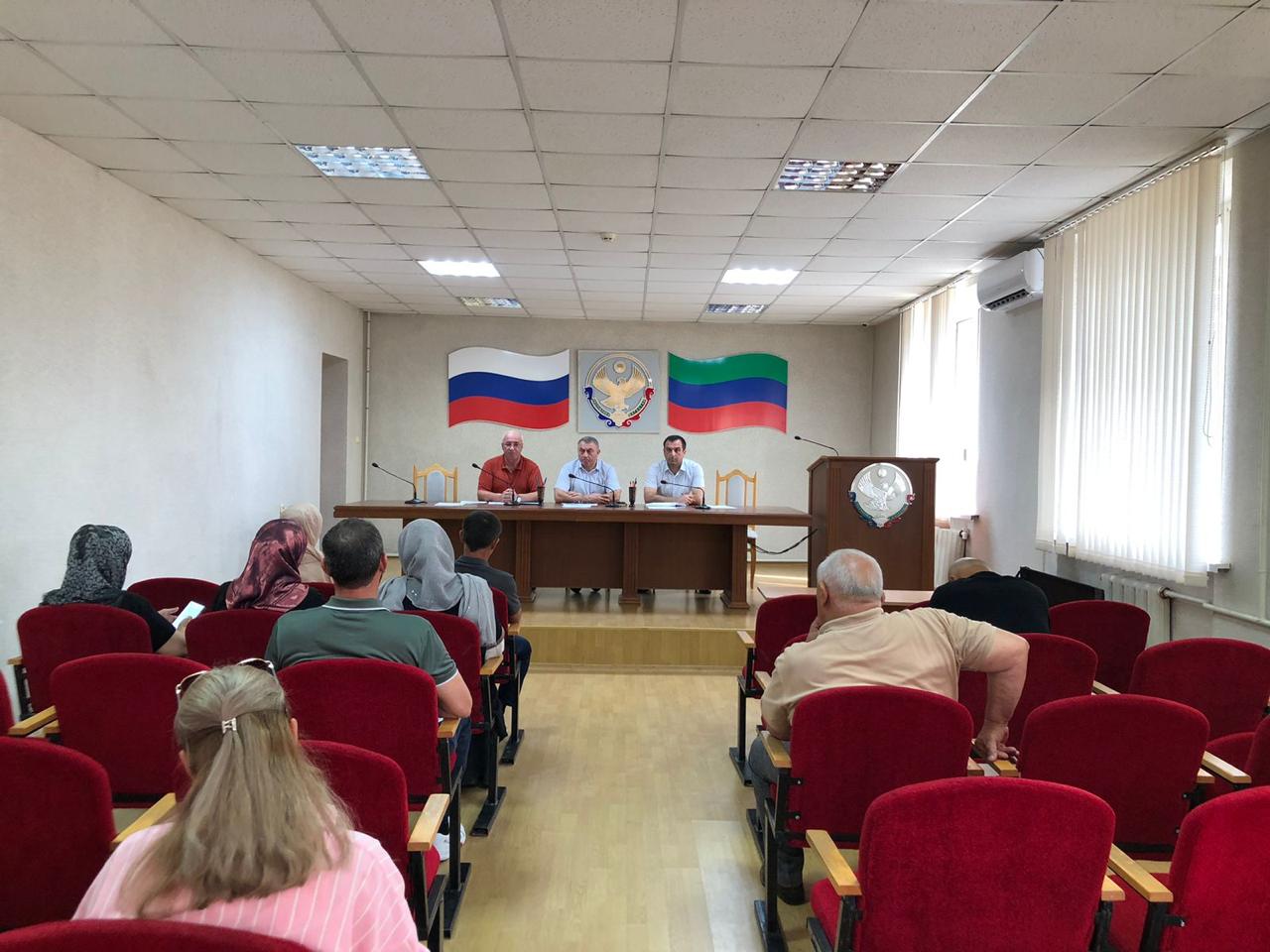 Госжилинспекция РД провела совещание по вопросам подготовки к ОЗП в Кумторкалинском районе