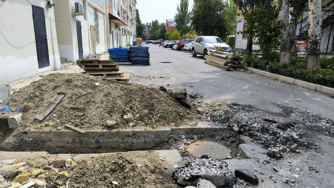 Госжилинспекция РД контролирует устранение последствий прорыва коллектора в Каспийске