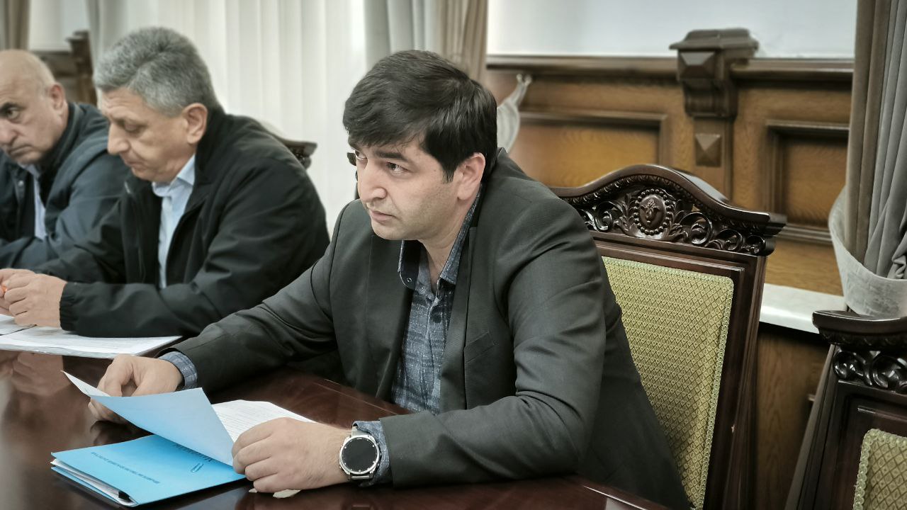 В Дербенте обсудили проблемы ЖКХ и усиление контроля за работой управляющих компаний