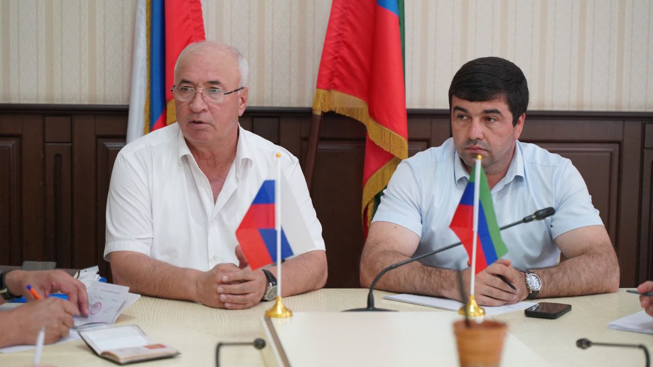 Госжилинспекция РД провела выездной прием граждан в Дербенте