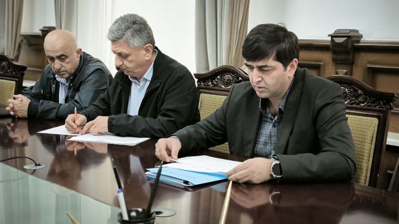 В Дербенте обсудили проблемы ЖКХ и усиление контроля за работой управляющих компаний