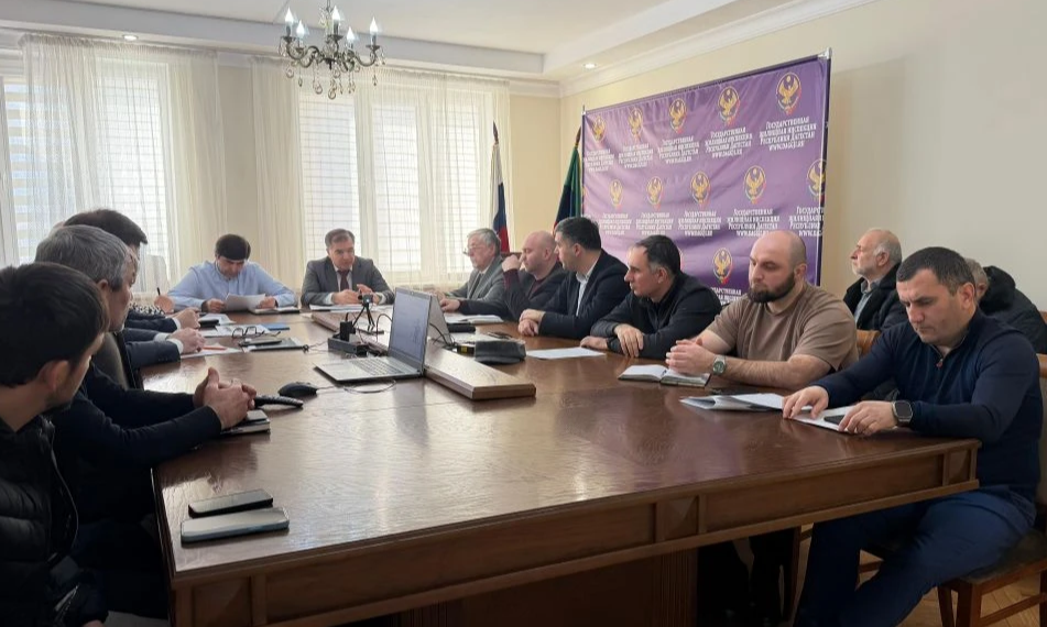 В Госжилинспекции Дагестана обсудили развитие безналичных расчетов в ЖКХ