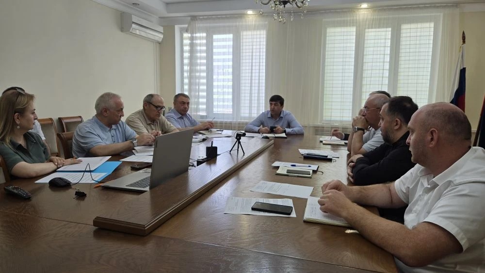 Итоги аппаратного совещания: жёсткий спрос с УК «Родник» и «Альфа-М», итоги недели и рейтинг УО за май